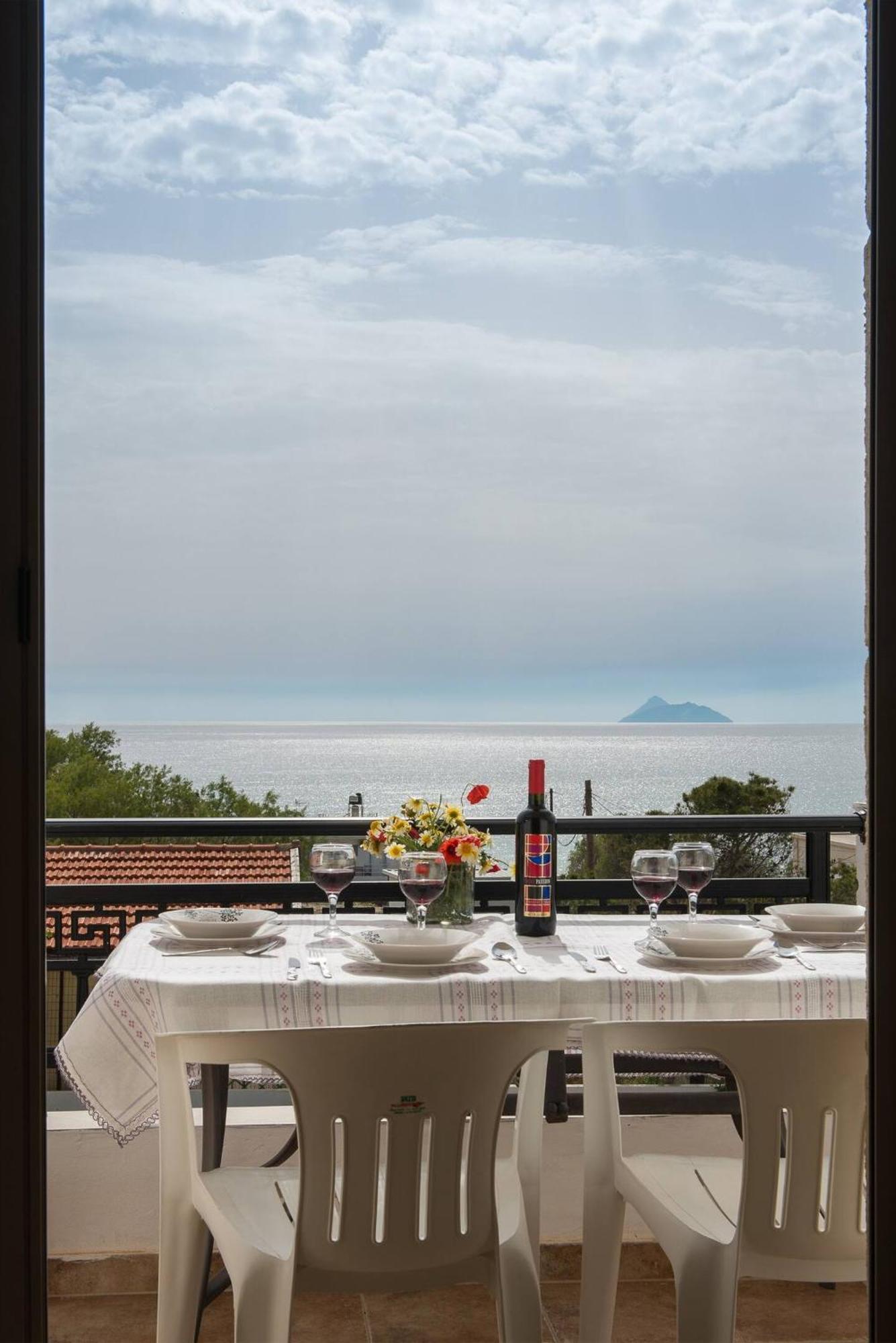 Sofia Apartment, With Sea & Mountain View Каламаки Экстерьер фото