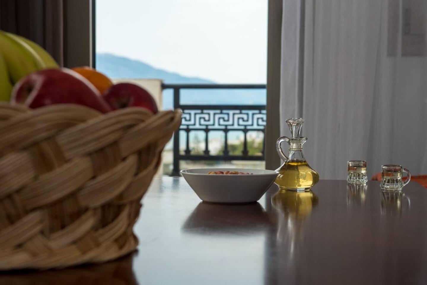 Sofia Apartment, With Sea & Mountain View Каламаки Экстерьер фото
