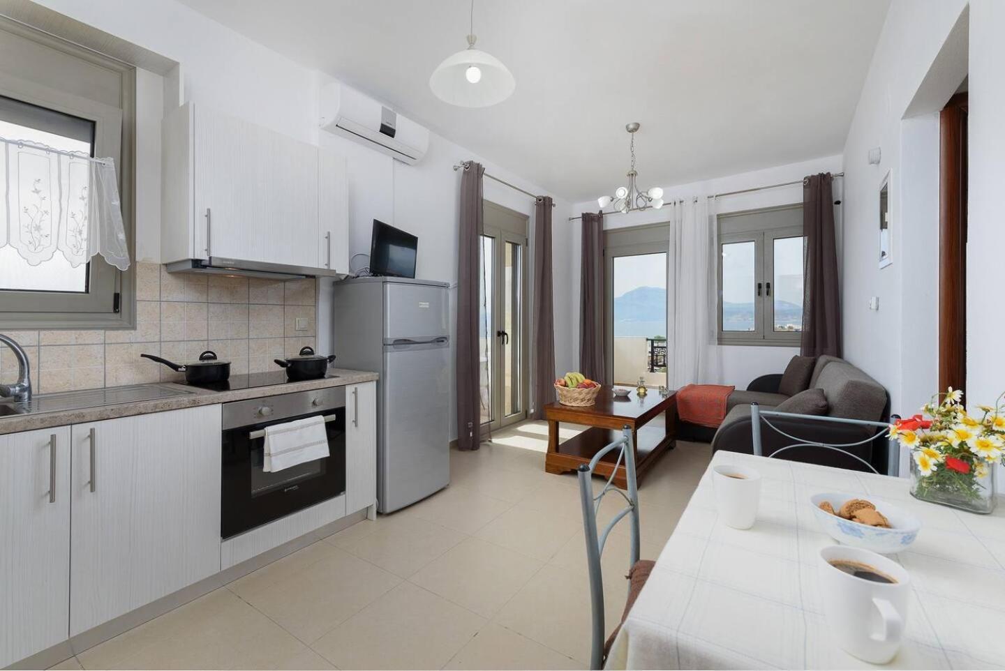 Sofia Apartment, With Sea & Mountain View Каламаки Экстерьер фото
